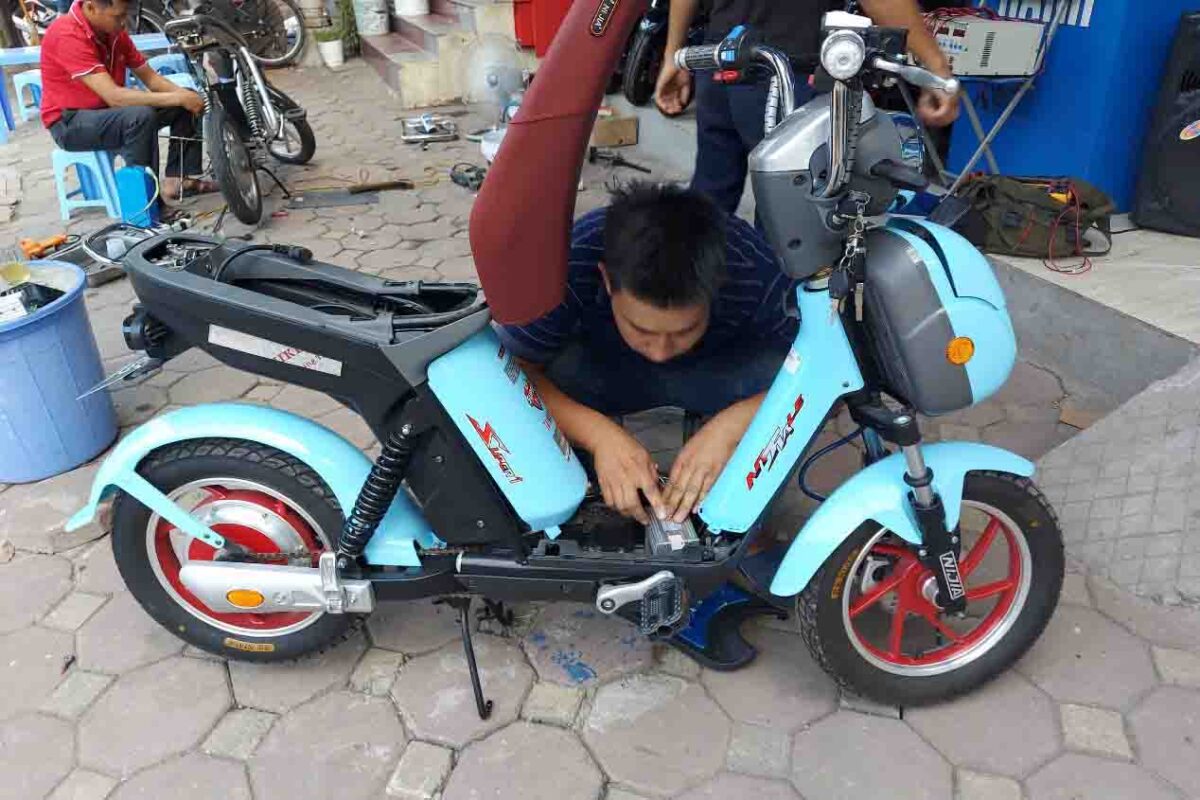 học nghề sửa chữa xe đạp điện