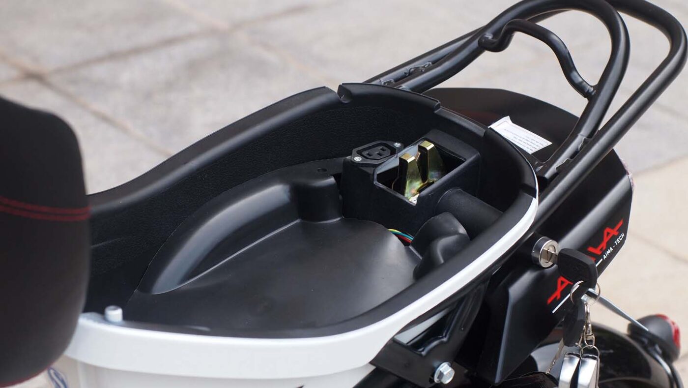 cốp xe đạp điện M133 Aima DS