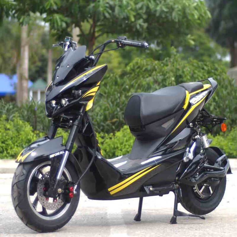 xe máy điện jeek batman màu cam đen
